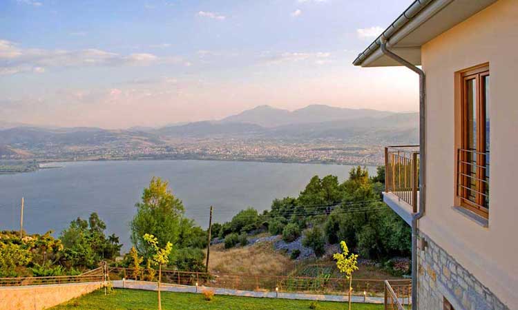 Arktos boutique hotel διαμονή στα Ιωάννινα